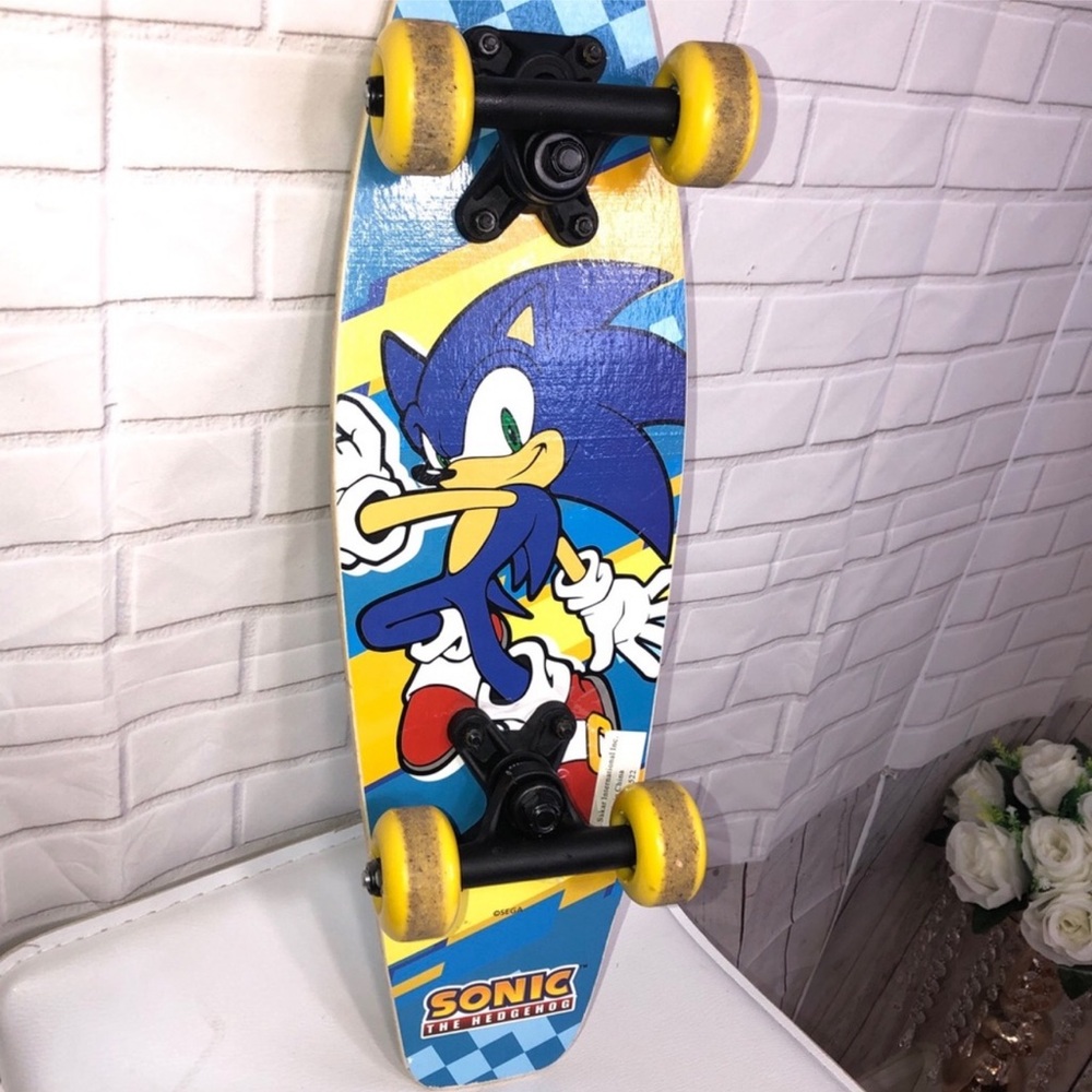 Sonic the‎ Hedgehog 21in Skateboard Sega Rare Yellow Blue Excellent Condition